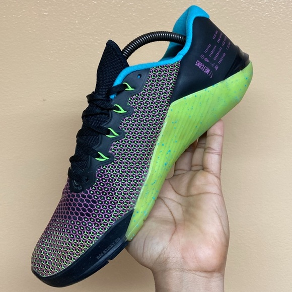 Nike Metcon 5 AMP “Black/Green Strike/Blue Fury/Fire Pink” - Picture 14 of 16